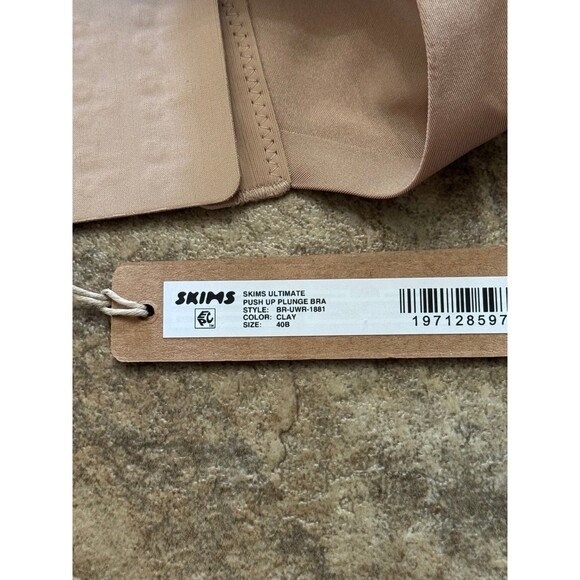 Skims Ultimate Pushup Plunge Bra Clay Size 40B - Picture 9 of 9